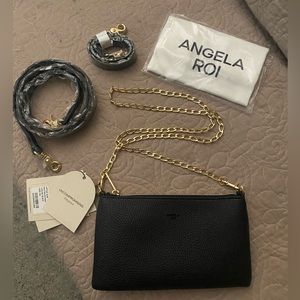 NWT Angela Roi Zuri Multifunction Pouch
